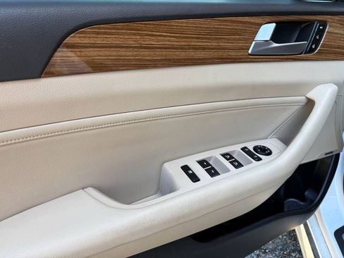 Used 2015 Hyundai Sonata Limited w/ Option Group 05 image 16