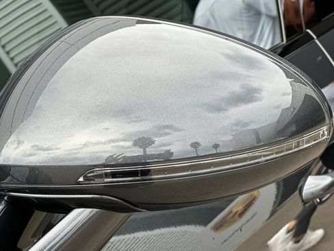 New 2025 Porsche Macan image 40