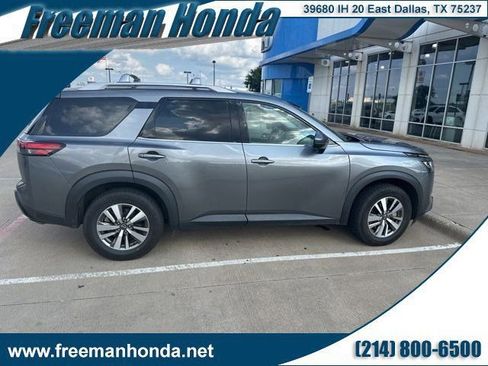Used 2023 Nissan Pathfinder SL FWD image 1