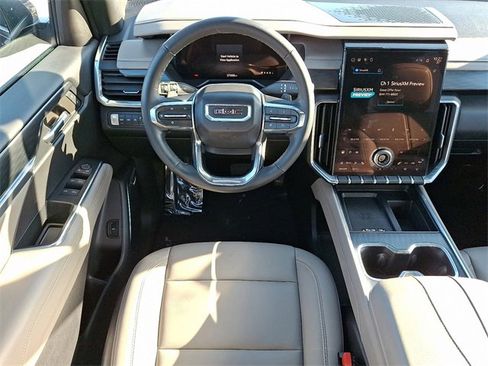 Used 2024 GMC Acadia Elevation image 12