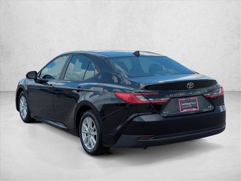 Used 2025 Toyota Camry LE FWD image 10