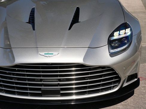 New 2025 Aston Martin Vanquish image 15