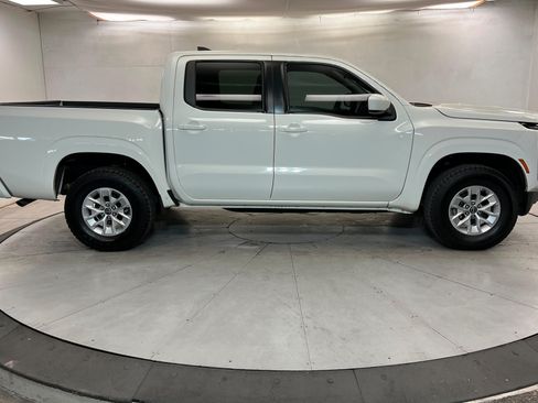 Used 2024 Nissan Frontier SV AWD/4WD image 7