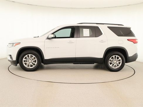 Used 2020 Chevrolet Traverse LT image 2
