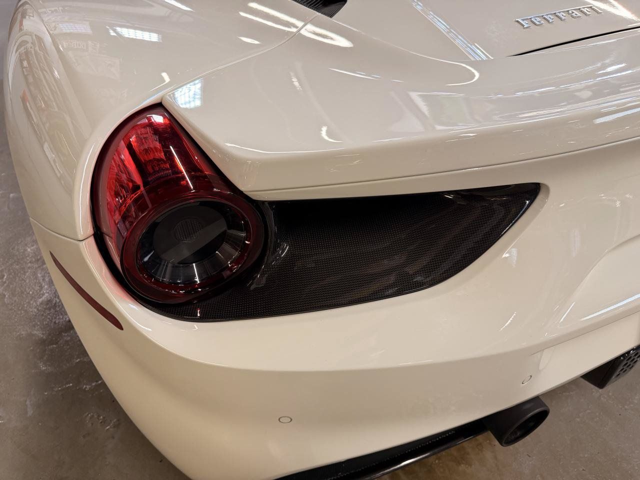 Used 2018 Ferrari 488 Spider RWD image 13