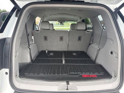 Used 2023 GMC Acadia SLT FWD image 32