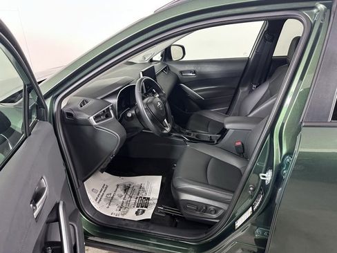 Used 2023 Toyota Corolla Cross XLE image 19