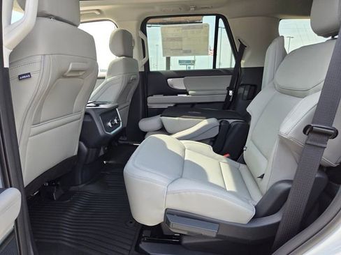 New 2026 Ford Expedition Active RWD image 8
