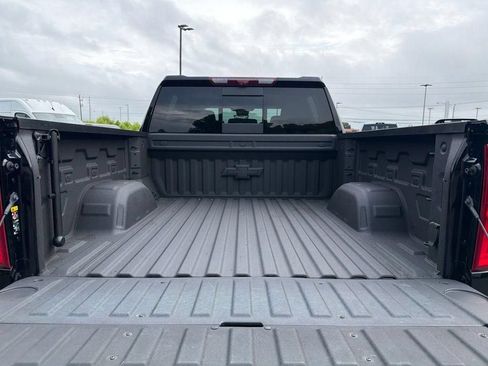 Used 2025 Chevrolet Silverado 1500 High Country w/ High Country Premium Package AWD/4WD image 11