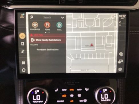 Certified 2025 Jaguar F-PACE R-Dynamic S image 18