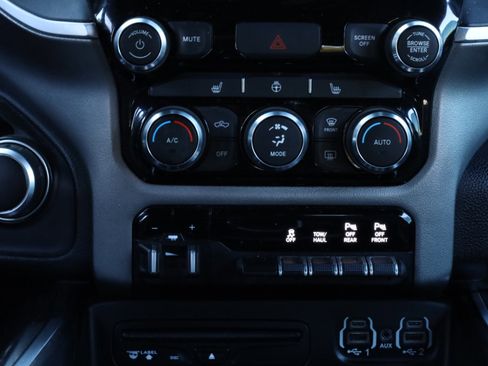 Used 2019 RAM 1500 Big Horn image 37