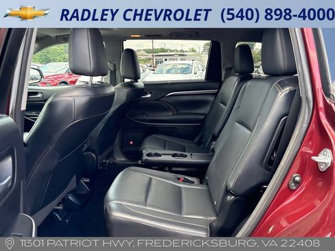 Used 2015 Toyota Highlander Limited AWD/4WD image 12