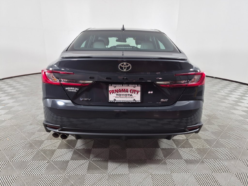 Used 2025 Toyota Camry SE FWD image 4