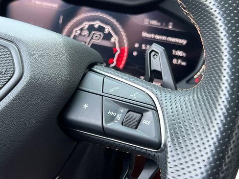 Used 2019 Lamborghini Urus AWD/4WD image 26