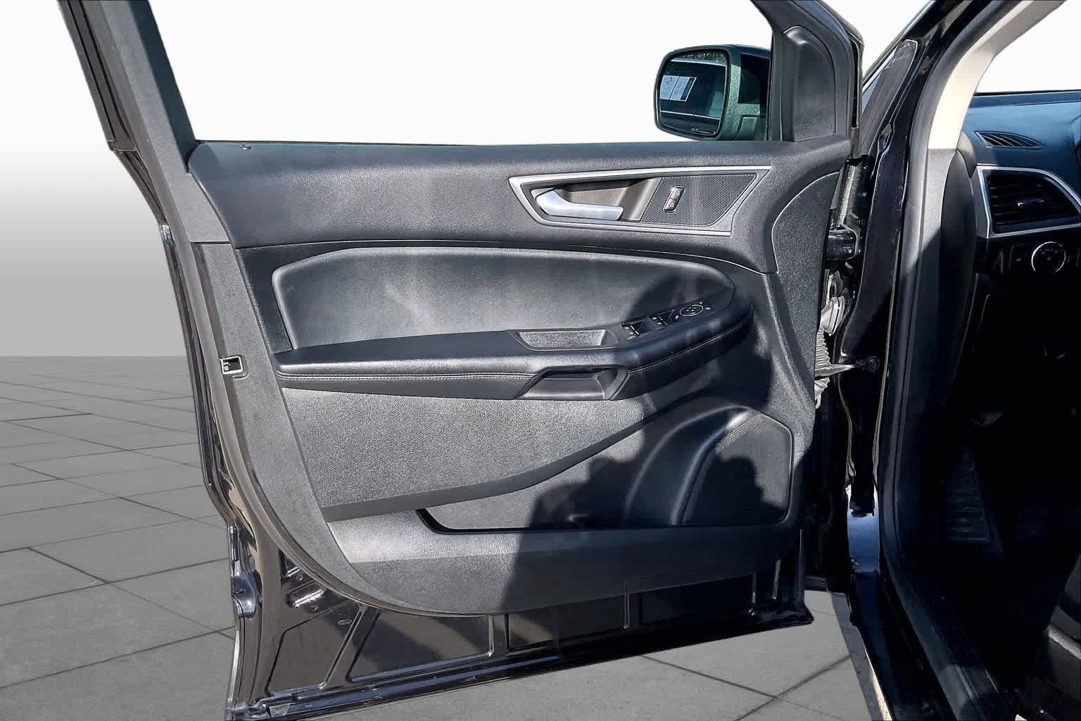 Used 2023 Ford Edge SEL AWD/4WD image 21