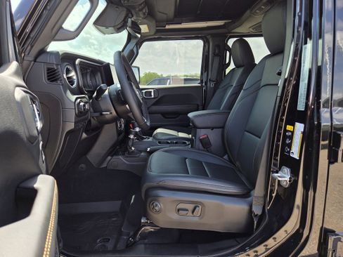 New 2026 Jeep Wrangler Unlimited Sahara AWD/4WD image 13