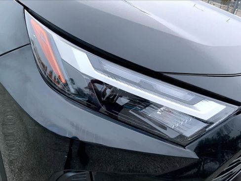 Certified 2025 Toyota RAV4 LE image 27