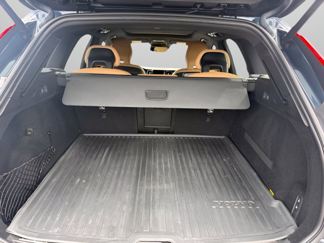 Used 2019 Volvo XC60 T5 Inscription w/ Protection Package AWD/4WD image 8