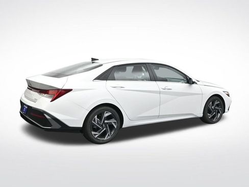 New 2026 Hyundai Elantra Limited FWD image 6