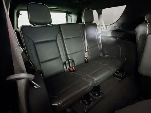 Used 2021 GMC Yukon XL SLT w/ SLT Premium Package image 14