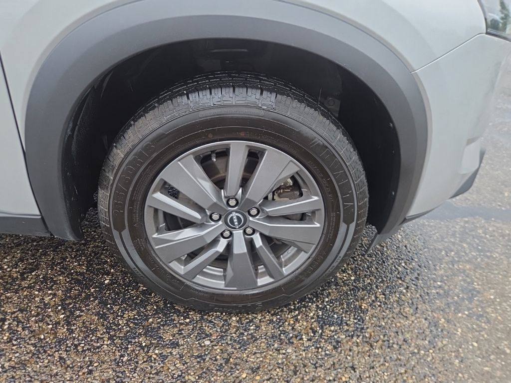 Used 2024 Nissan Pathfinder SV AWD/4WD image 13