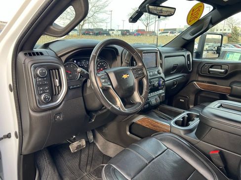 Used 2022 Chevrolet Silverado 2500 High Country image 18