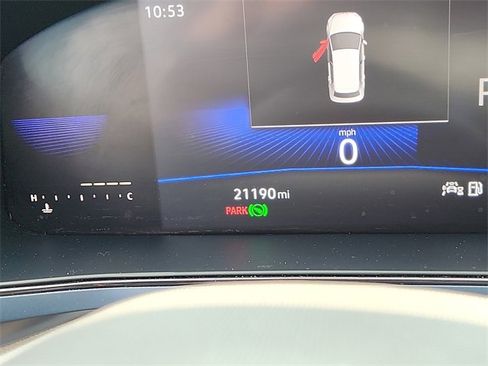 Certified 2022 Volkswagen Taos SE w/ Panoramic Sunroof Package image 21