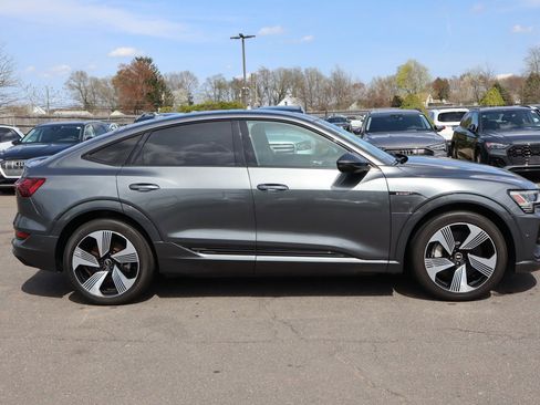 Used 2021 Audi e-tron Prestige w/ Prestige Package image 4