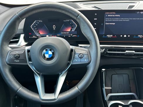 Used 2025 BMW X1 xDrive28i w/ Premium Package image 18
