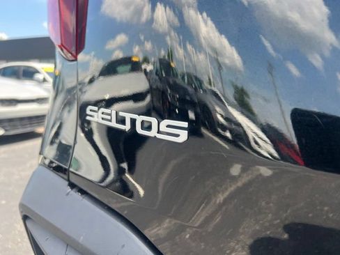 Used 2024 Kia Seltos LX AWD/4WD image 19