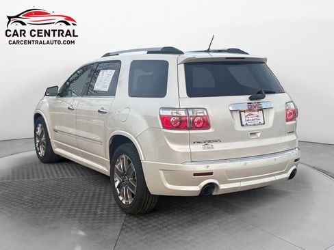 Used 2011 GMC Acadia Denali image 3