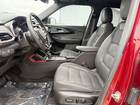 Used 2022 Chevrolet TrailBlazer RS w/ Sun and Liftgate Package image 2