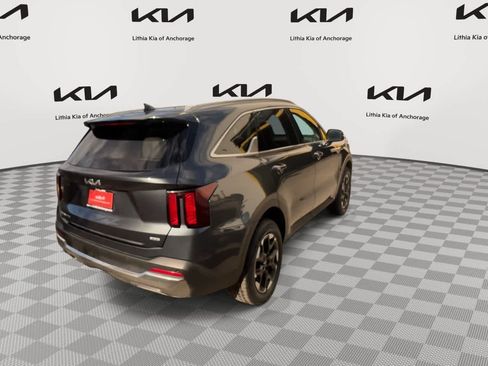 Certified 2025 Kia Sorento S w/ Panoramic Sunroof Package AWD/4WD image 8