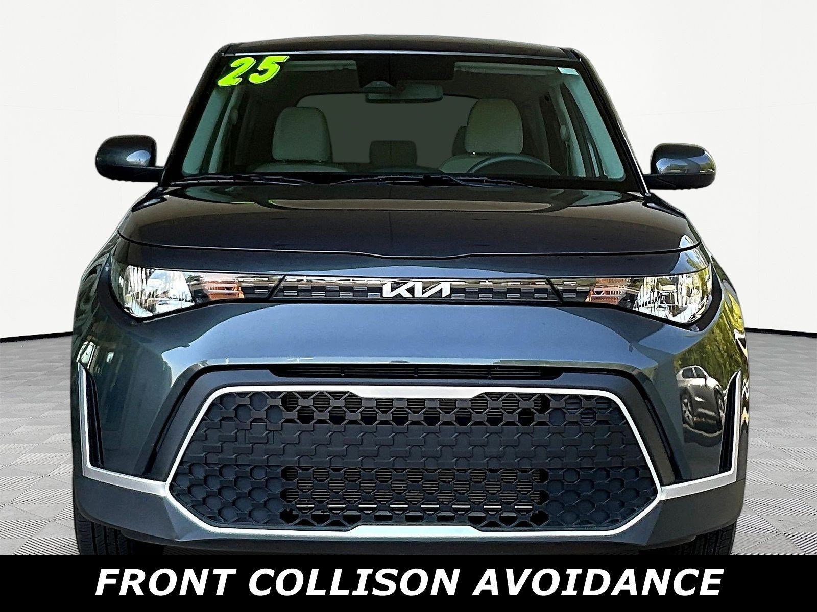 Used 2025 Kia Soul LX w/ LX Technology Package FWD image 2