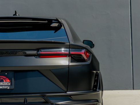 Used 2024 Lamborghini Urus Performante AWD/4WD image 44