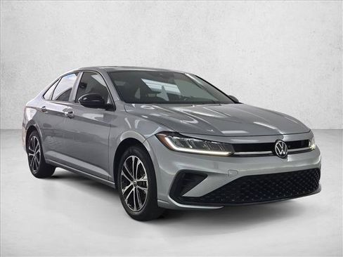 Used 2025 Volkswagen Jetta Sport FWD image 3