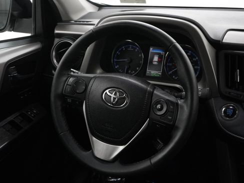 Used 2018 Toyota RAV4 Platinum AWD/4WD image 15