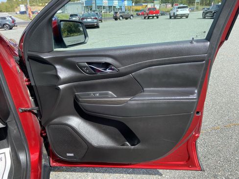 Used 2023 GMC Acadia SLT image 34