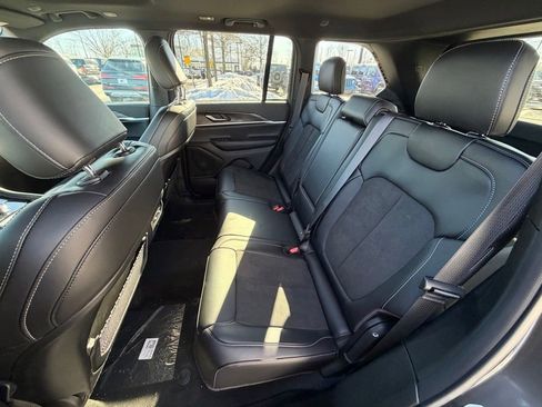 New 2026 Jeep Grand Cherokee Altitude AWD/4WD image 11