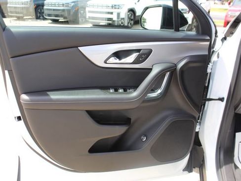 Used 2024 Chevrolet Blazer LT w/ Convenience Package FWD image 9