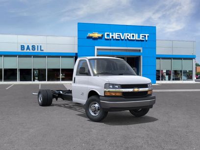 New 2025 Chevrolet Express 3500 w/ Power Convenience Package