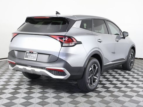 New 2025 Kia Sportage LX image 4