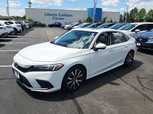 Used 2024 Honda Civic EX image 3