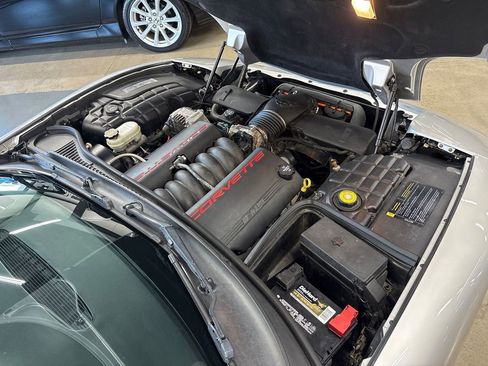 Used 2004 Chevrolet Corvette Coupe w/ Preferred Equipment Group image 49