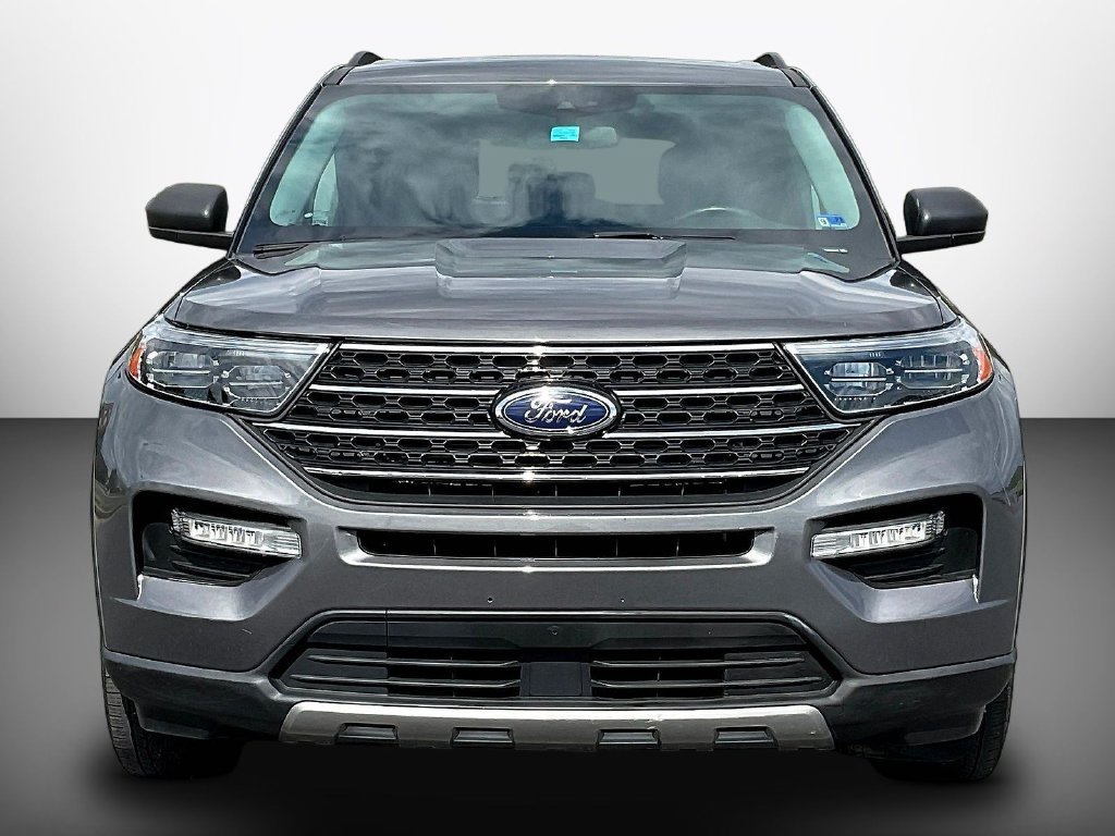 Used 2023 Ford Explorer XLT w/ Equipment Group 202A AWD/4WD image 2