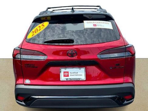 Certified 2025 Toyota Corolla Cross AWD Hybrid w/ Moonroof Package image 5
