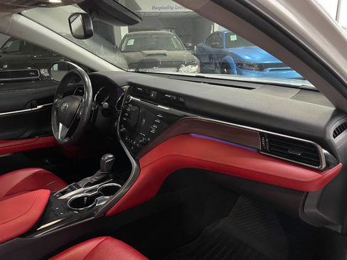 Used 2020 Toyota Camry XSE image 30