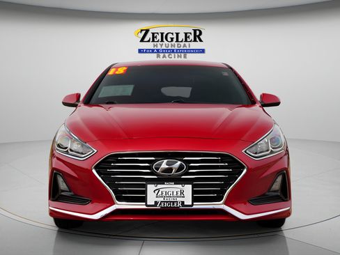 Used 2018 Hyundai Sonata SE FWD image 2