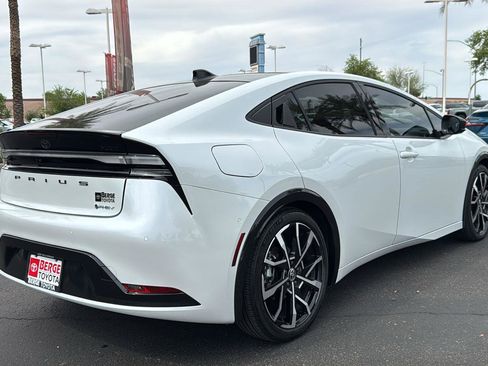 Used 2025 Toyota Prius Plug-In Hybrid w/ Limited Premium Package image 7