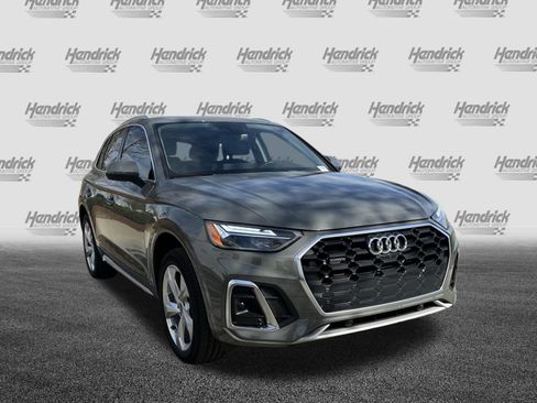 Certified 2023 Audi Q5 2.0T Premium Plus w/ Premium Plus Package image 2